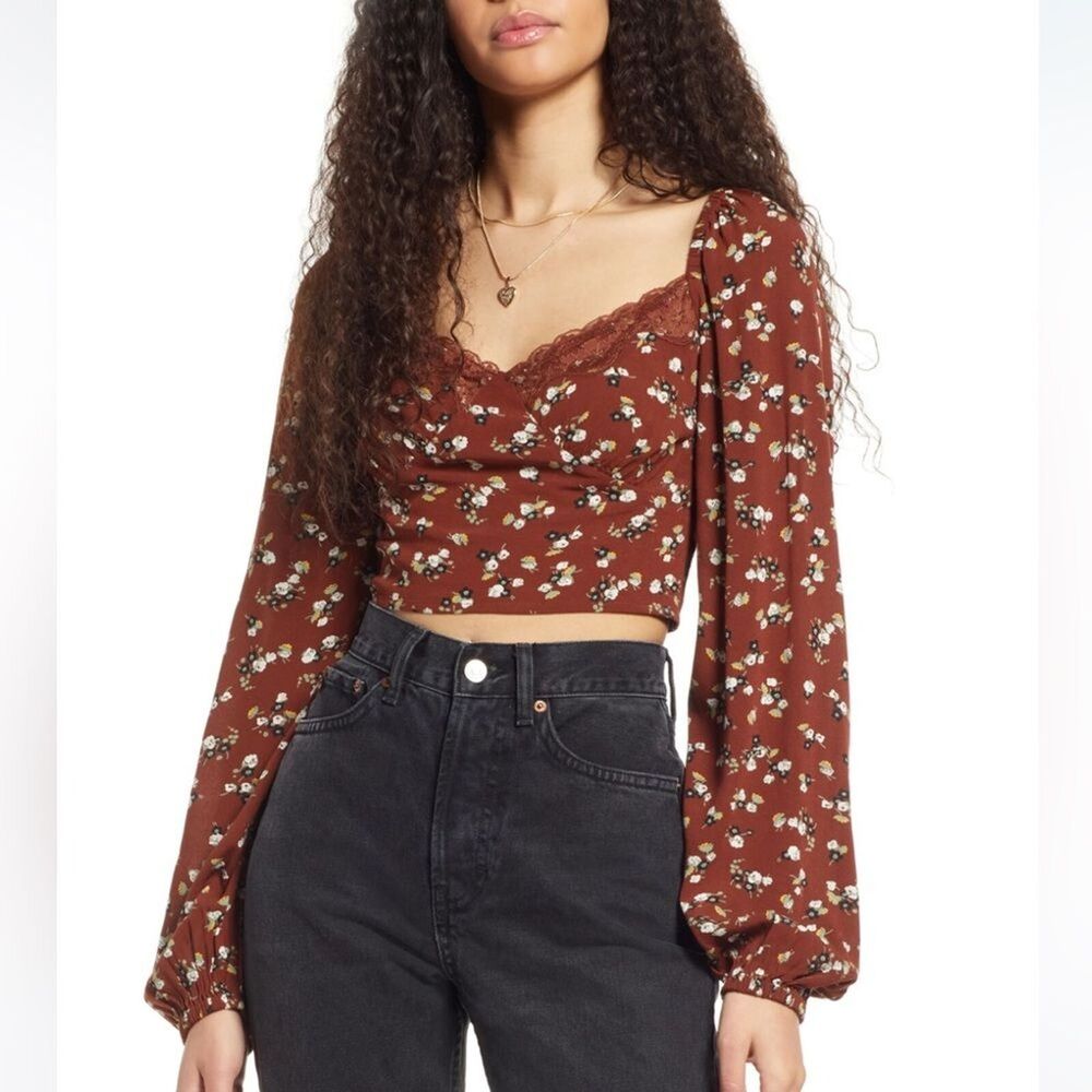 BP Lace Trim Long Sleeve Crop Top with Sweetheart Neckline Size Medium NWT